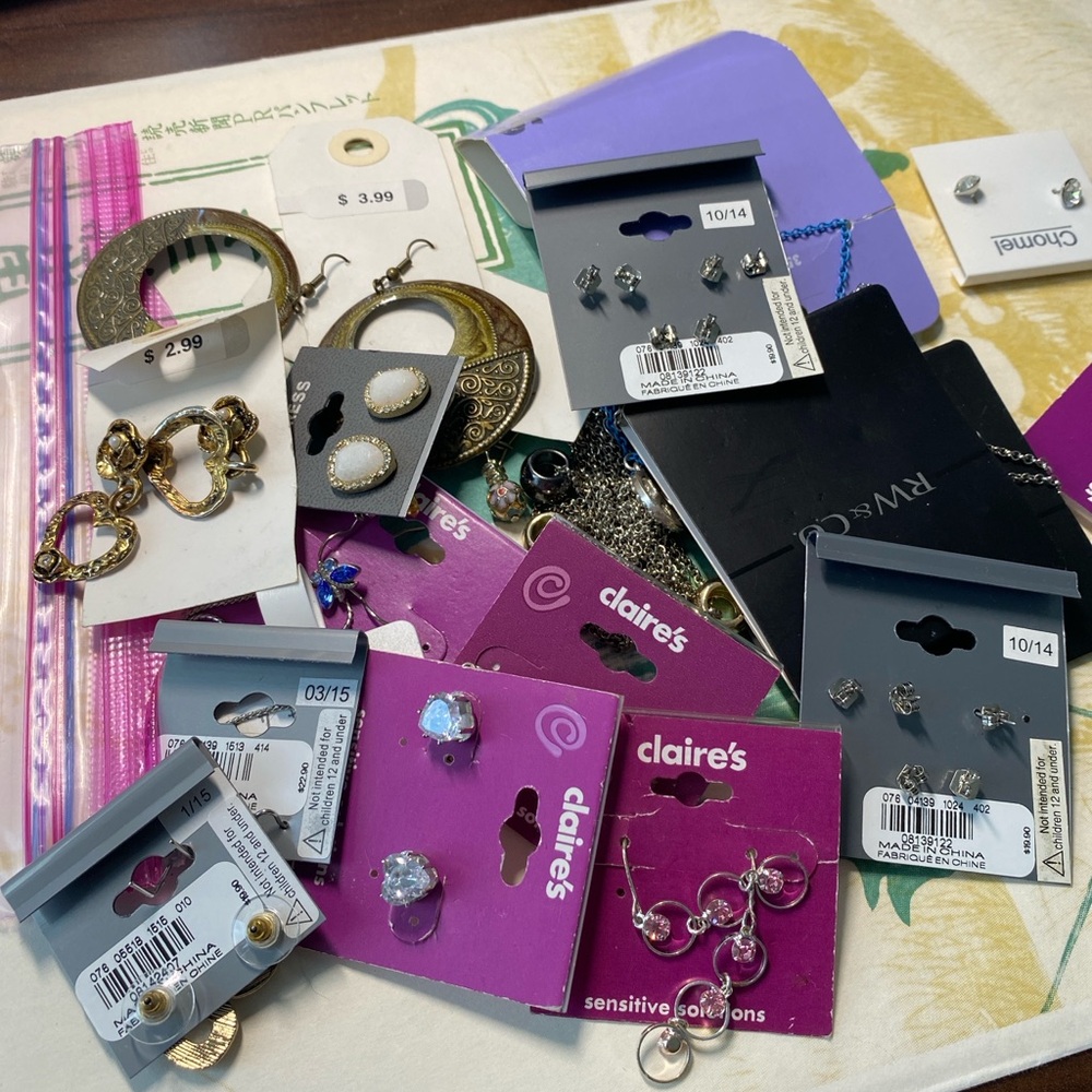 Lot: Vintage & Modern Costume Jewelry – Mixed Brands